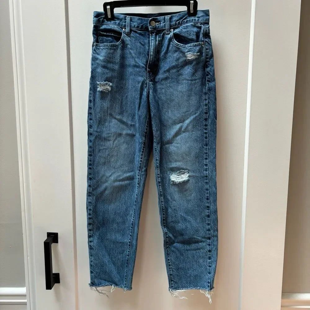 Uniqlo stonewash‎ relaxed tapered mid rise distressed jeans woman’s size 24